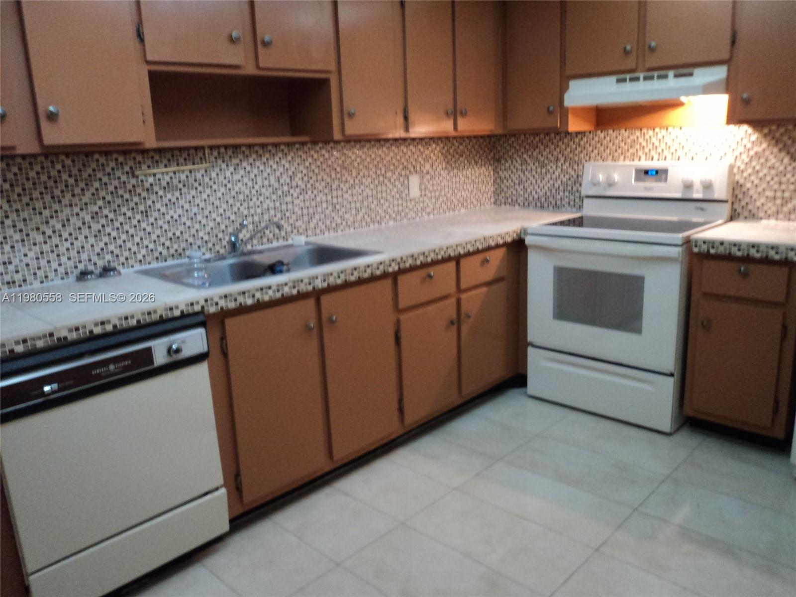 HALLANDALE GARDENS CONDO - Residential