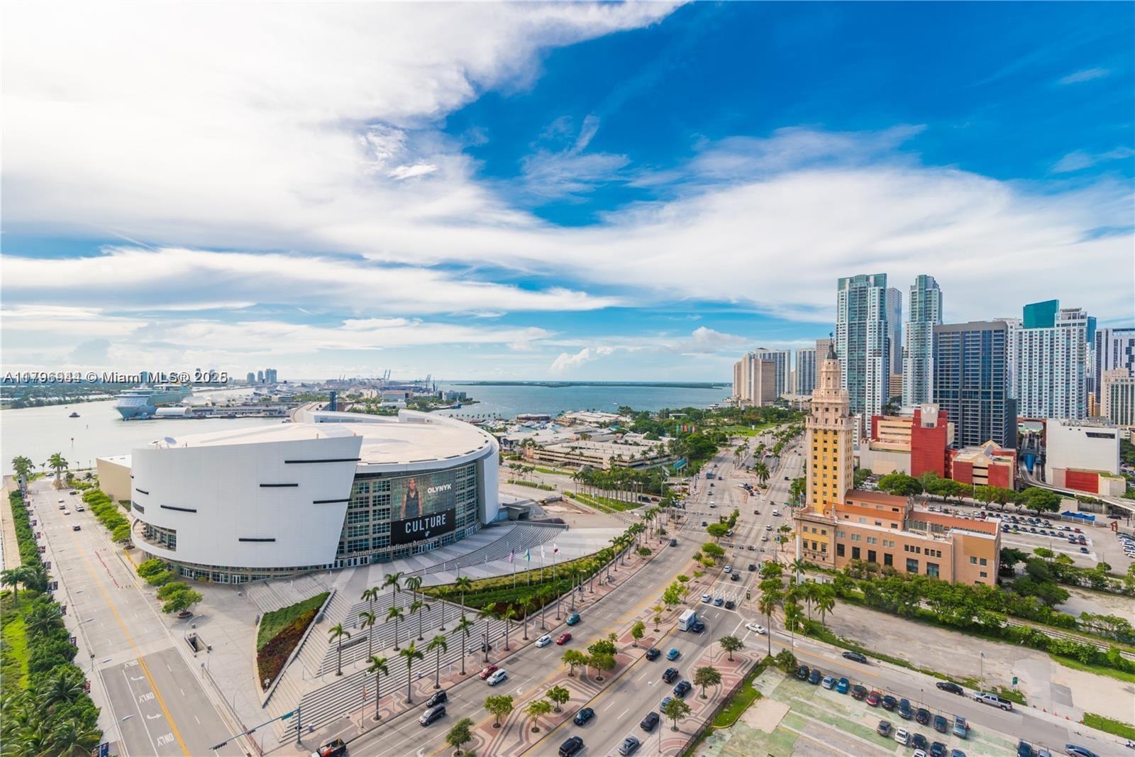 888 Biscayne Blvd 2103