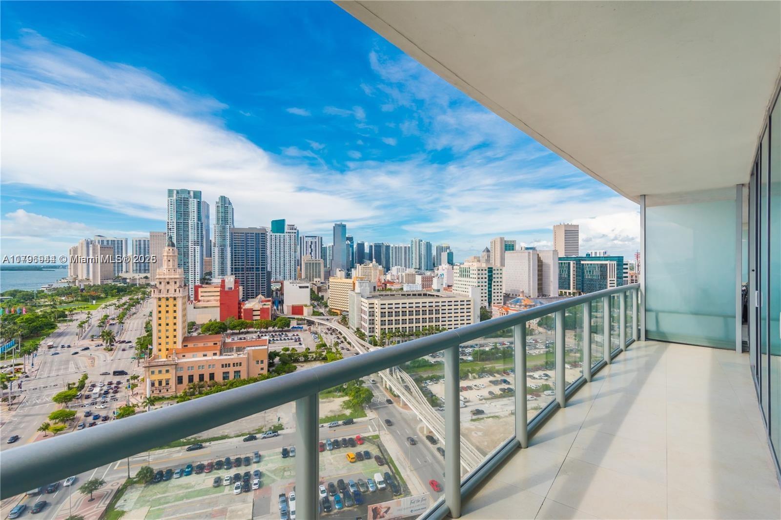 888 Biscayne Blvd 2103