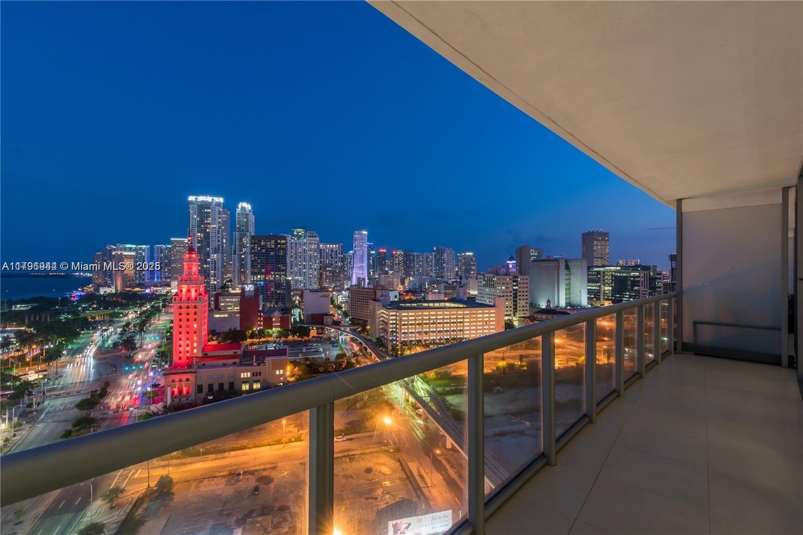 888 Biscayne Blvd 2103