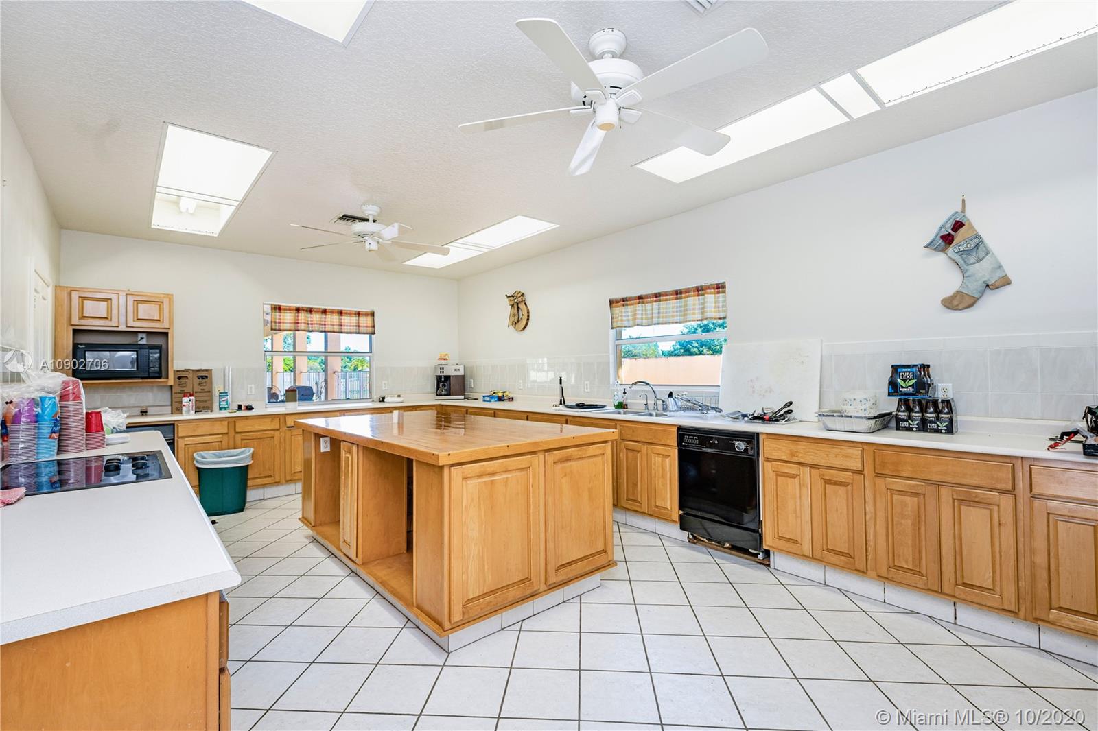 BOGGS COUNTRY ACRES - Residential