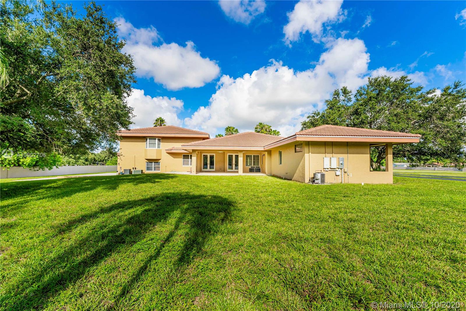 BOGGS COUNTRY ACRES - Residential