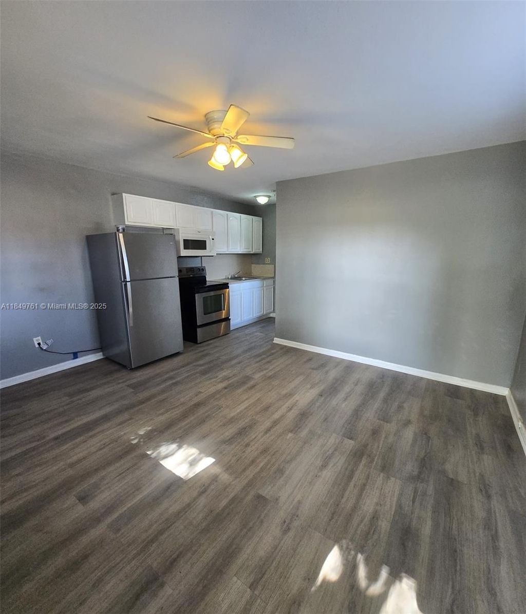 Photo of 3981 SW 12th Pl #1, Fort Lauderdale, FL 33312 (MLS # A11849761)
