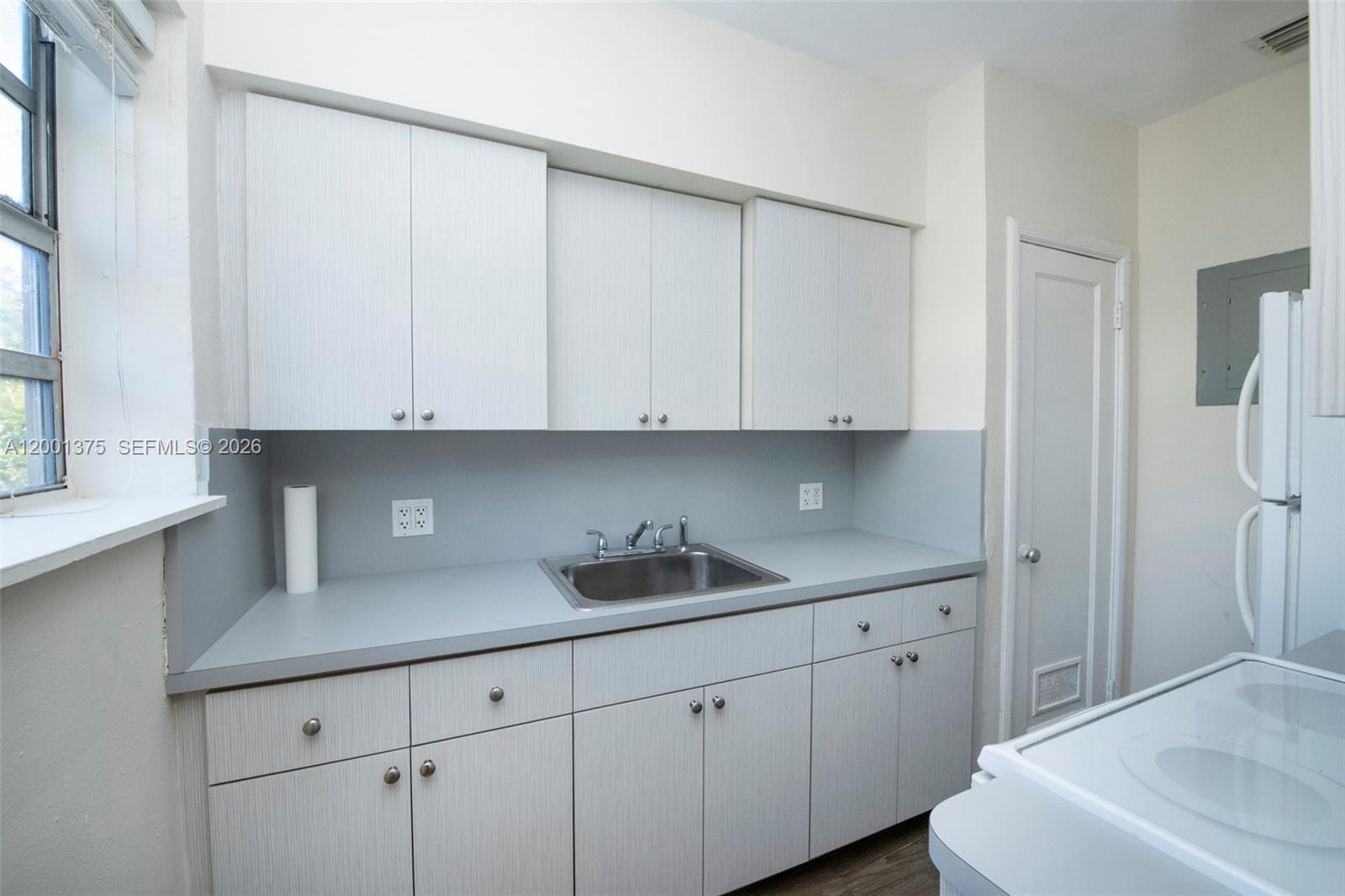 EIGHT AVE MANORS PLAT - Residential Lease