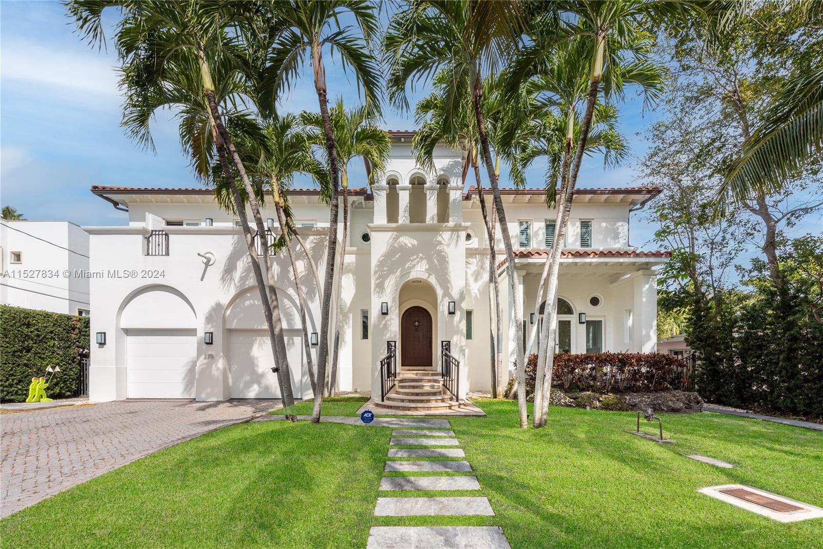 Property for Sale at 375 Harbor Ln Ln, Key Biscayne, Miami-Dade County, Florida - Bedrooms: 5 
Bathrooms: 5  - $5,950,000