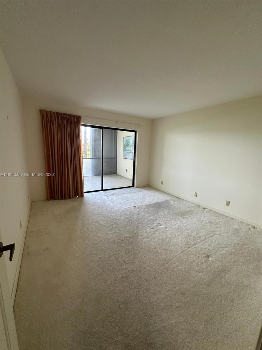 SHORES AT WELLINGTON COND - Residential