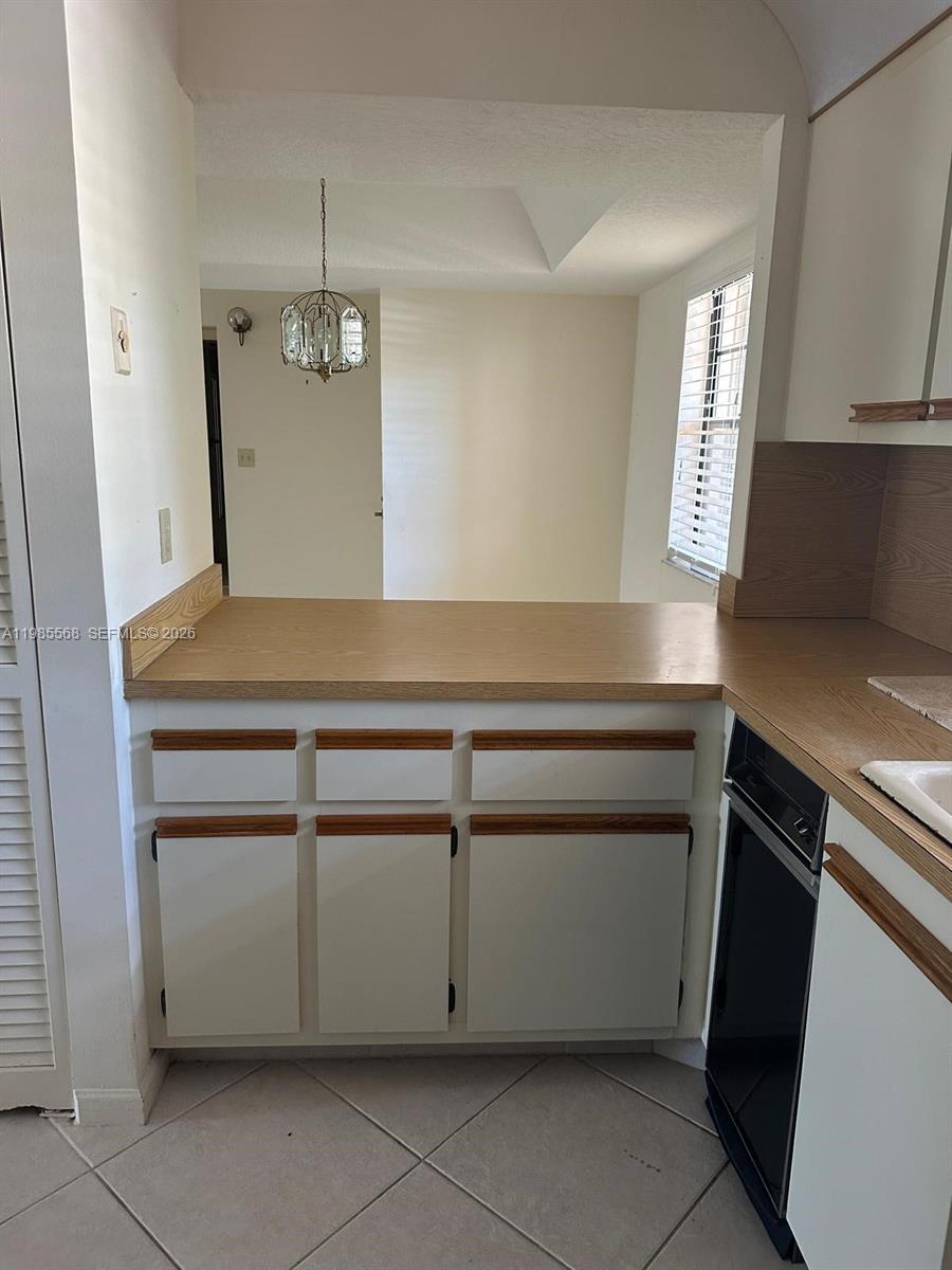 SHORES AT WELLINGTON COND - Residential