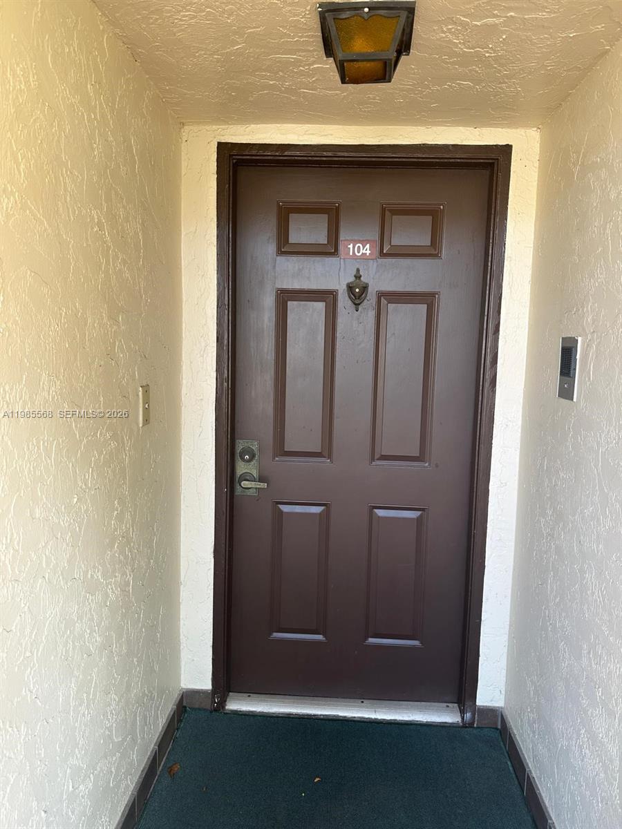 SHORES AT WELLINGTON COND - Residential