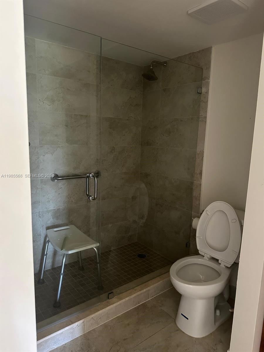 SHORES AT WELLINGTON COND - Residential