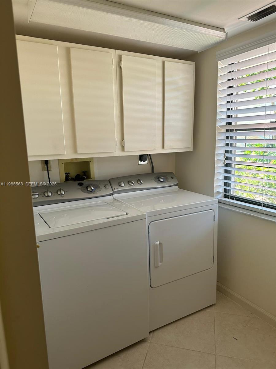 SHORES AT WELLINGTON COND - Residential