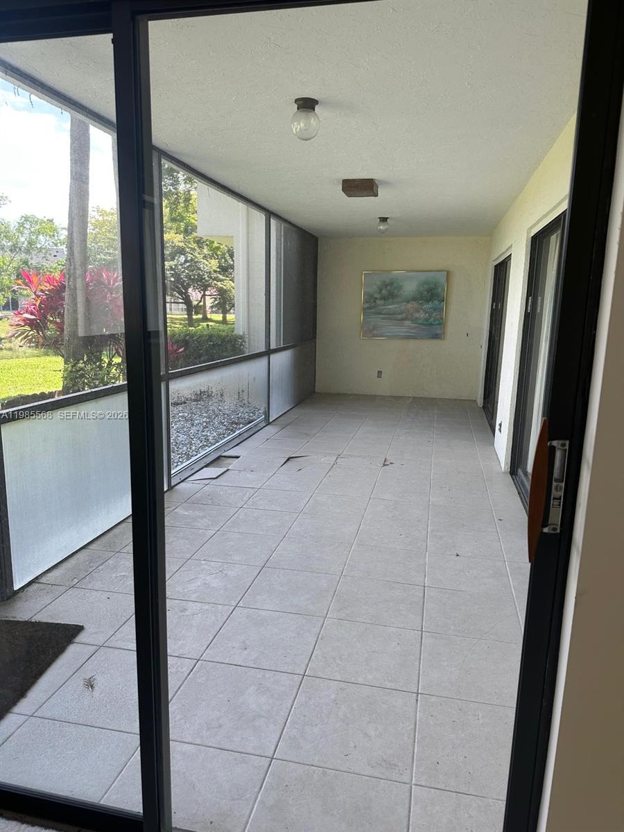 SHORES AT WELLINGTON COND - Residential