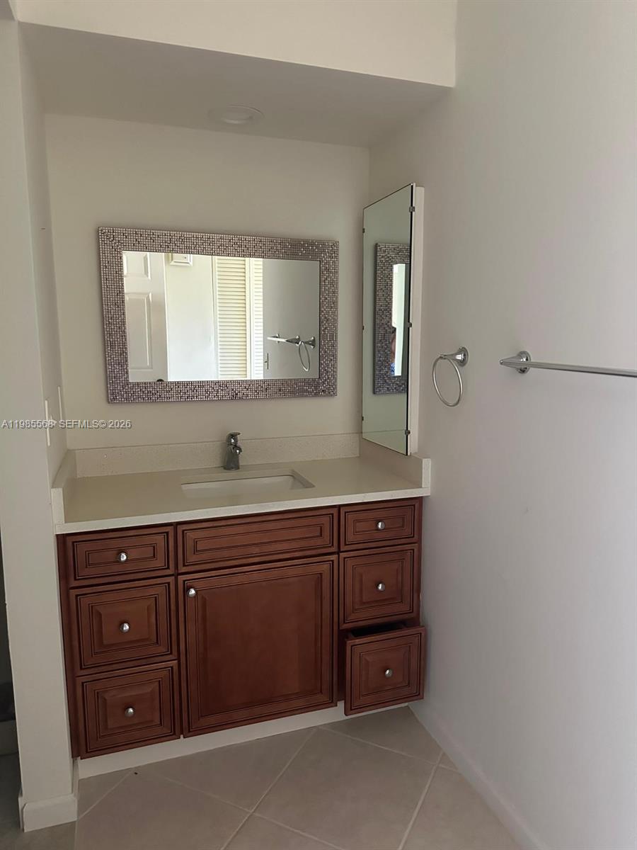 SHORES AT WELLINGTON COND - Residential