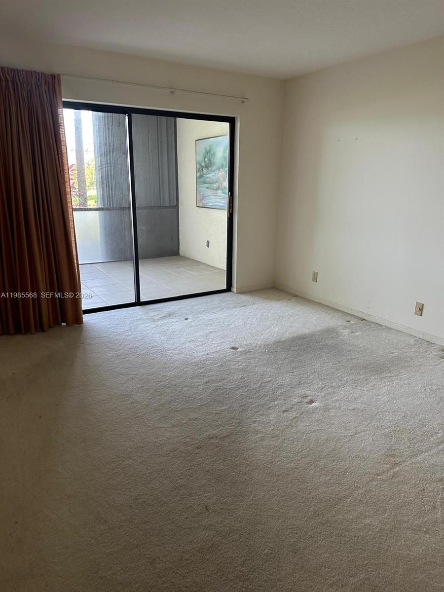 SHORES AT WELLINGTON COND - Residential