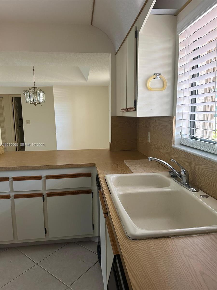 SHORES AT WELLINGTON COND - Residential