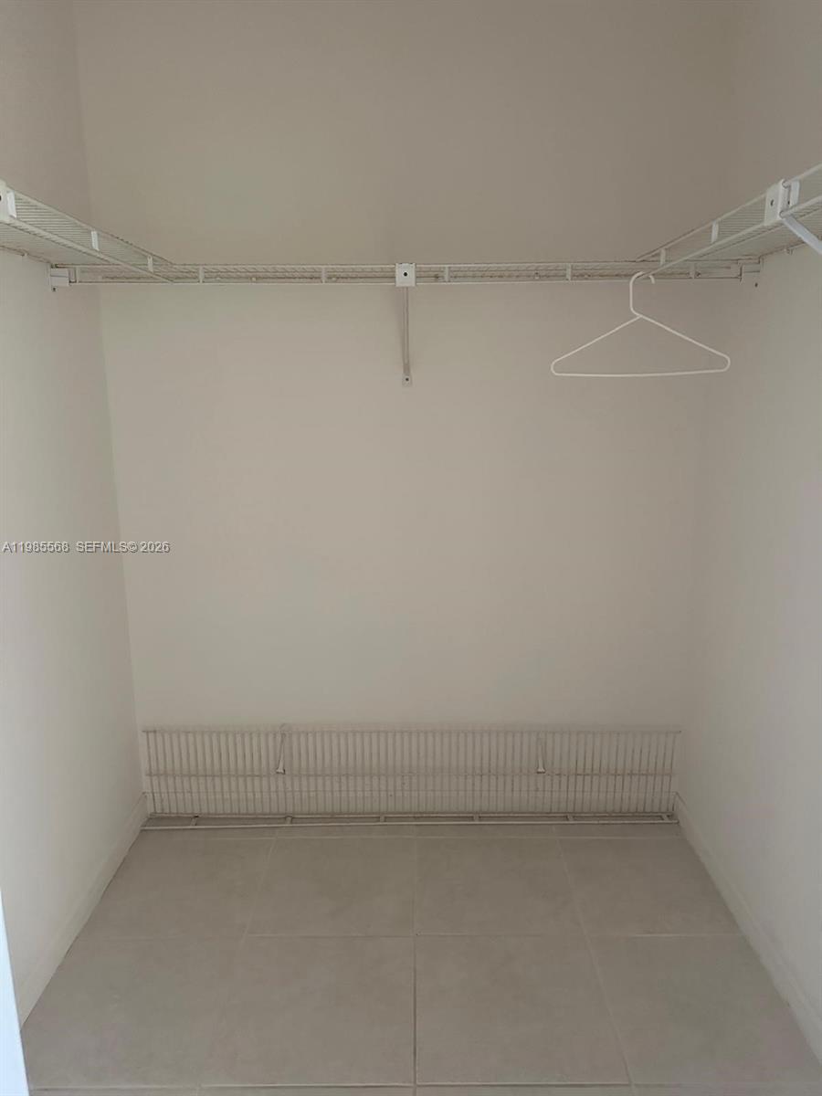 SHORES AT WELLINGTON COND - Residential