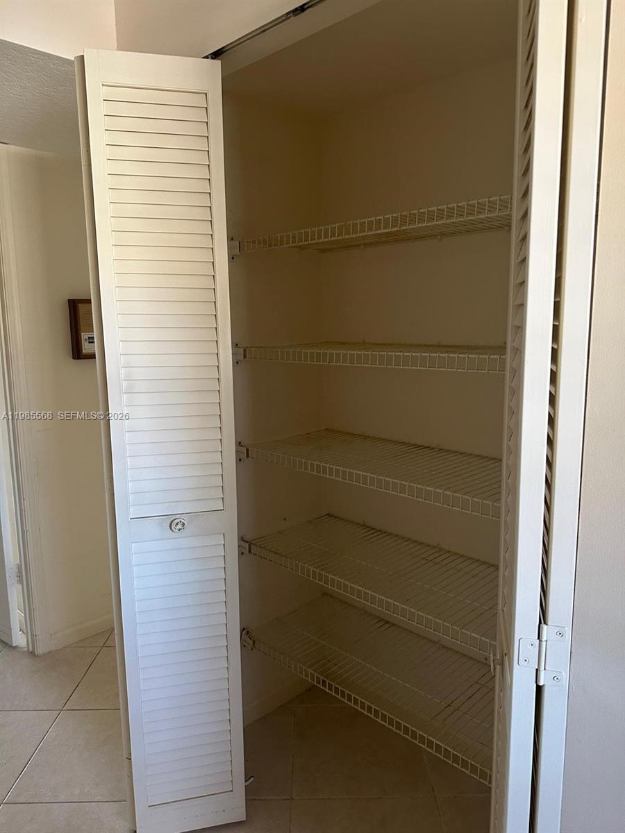 SHORES AT WELLINGTON COND - Residential