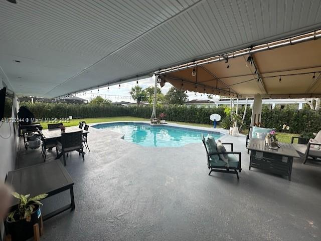 KENDALE LAKES SEC SEVEN - Residential