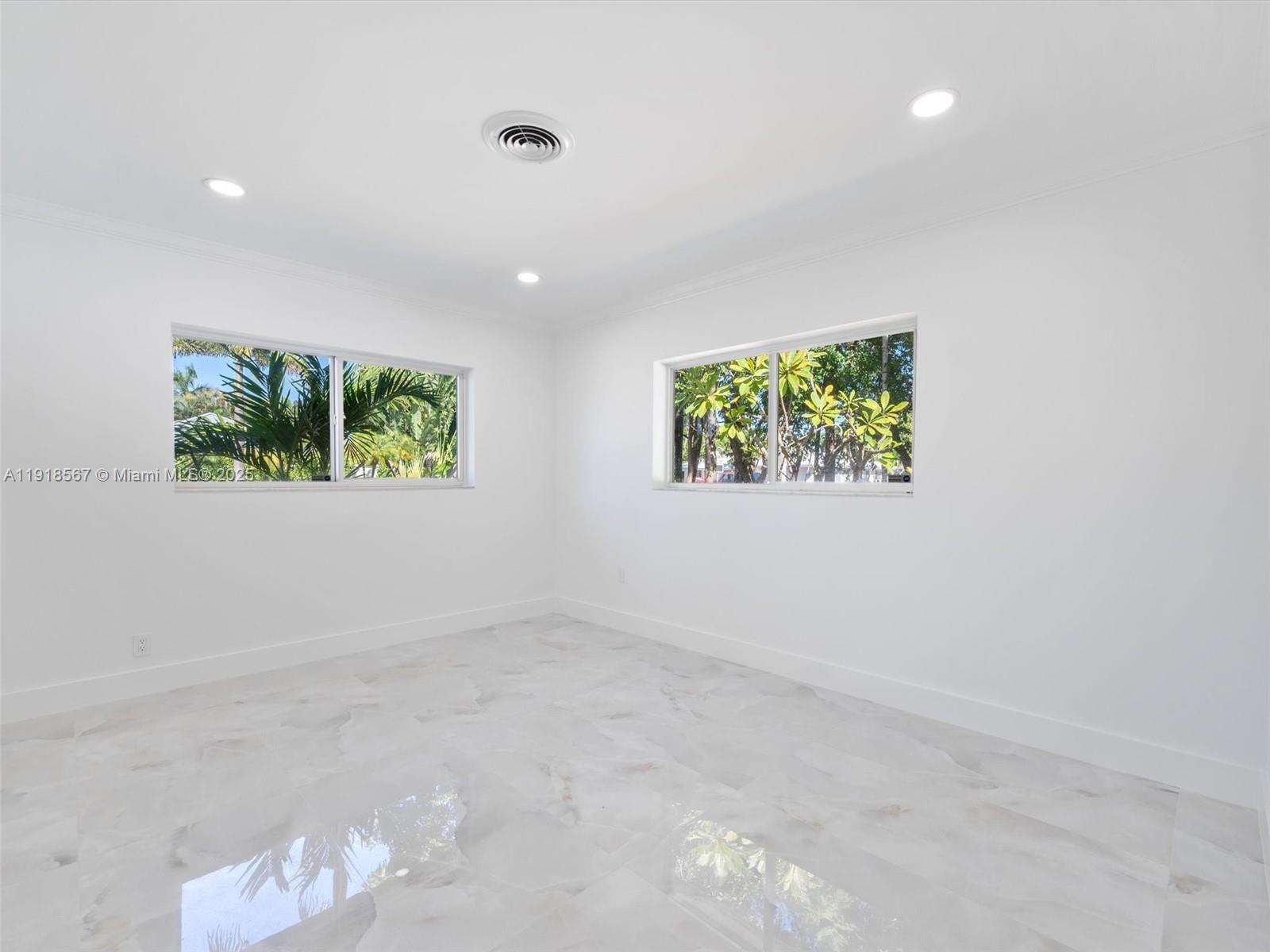 CORAL RIDGE COUNTRY CLUB - Residential