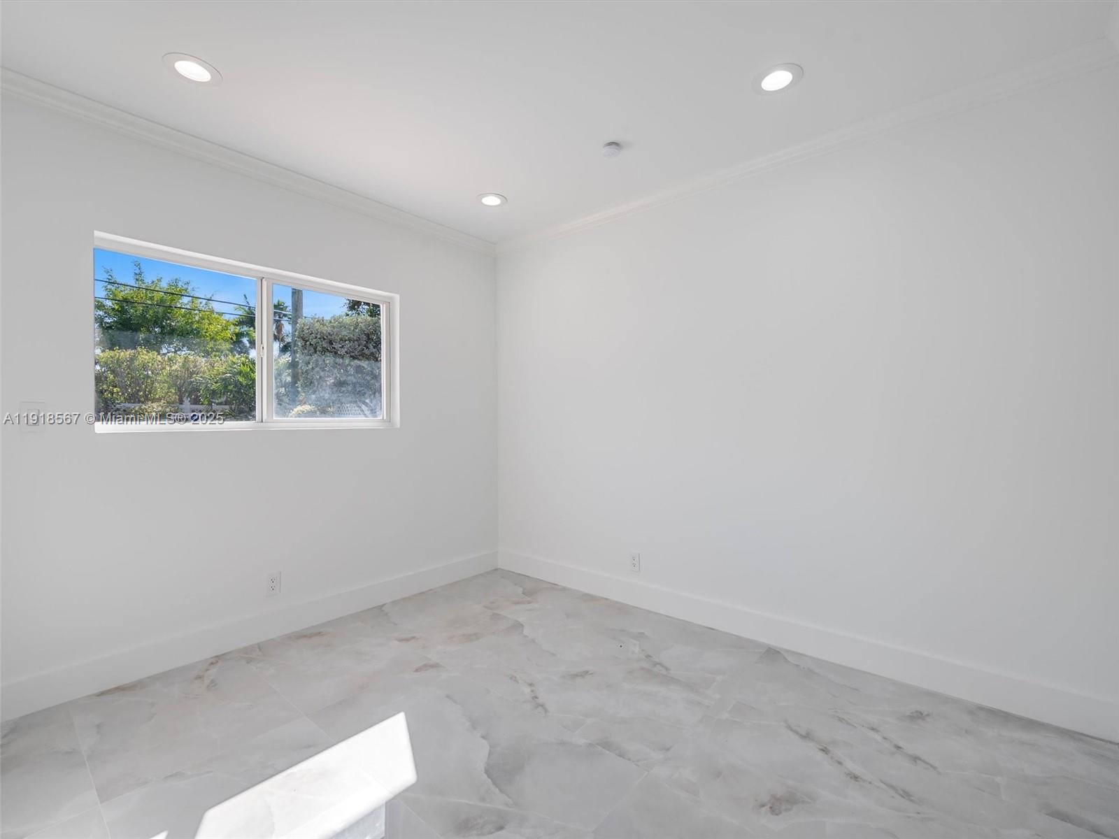 CORAL RIDGE COUNTRY CLUB - Residential