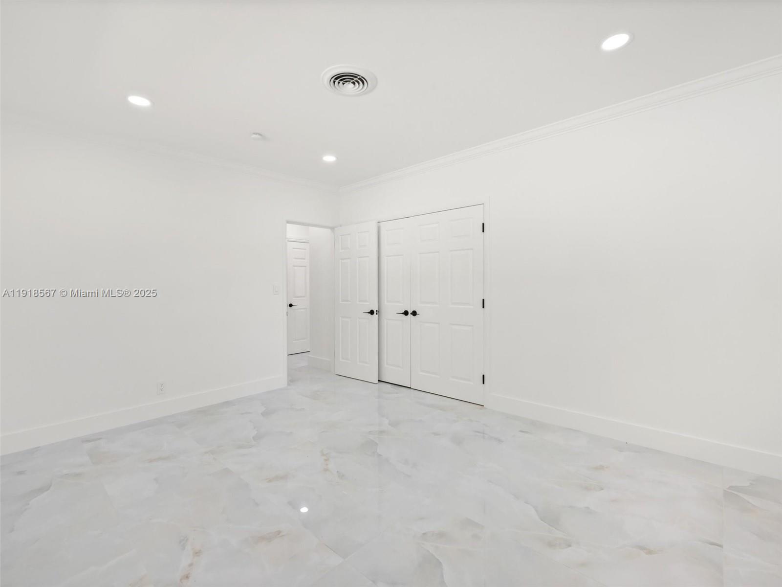 CORAL RIDGE COUNTRY CLUB - Residential