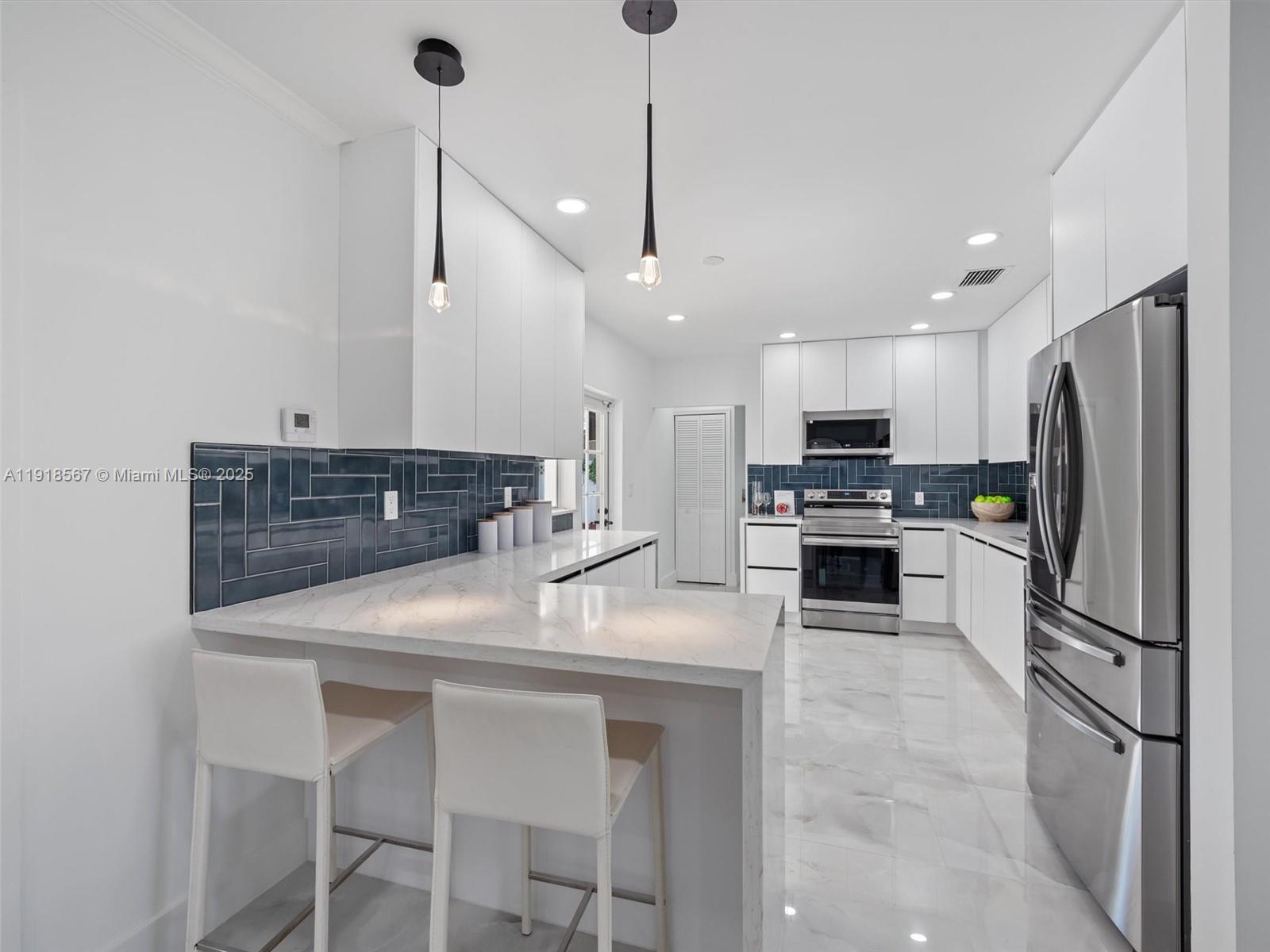 CORAL RIDGE COUNTRY CLUB - Residential