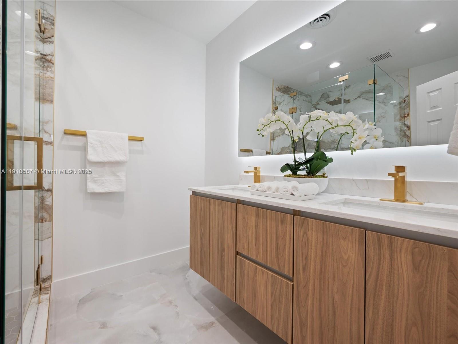 CORAL RIDGE COUNTRY CLUB - Residential