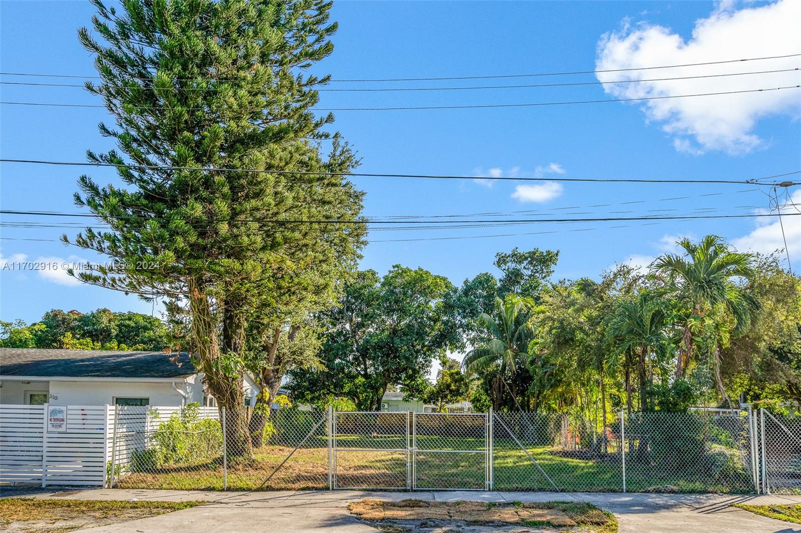 Discover an exceptional opportunity to build in the heart of one of Miami’s most rapidly growing neighborhoods. This vacant lot, zoned T3-L, allows for the development of a single-family home with the added option of an ancillary unit— (All zoning and development details should be confirmed with the City of Miami.) Located in Buena Vista West, this lot offers unparalleled access to Miami’s trendiest districts. Enjoy the vibrant culture, dining, and shopping experiences of the nearby Design District and Wynwood, both just moments away. As the area continues to experience explosive growth, this property presents a fantastic chance to invest in the future of Miami living. Don’t miss out on this rare find in a highly desirable location. Contact us today for more information!