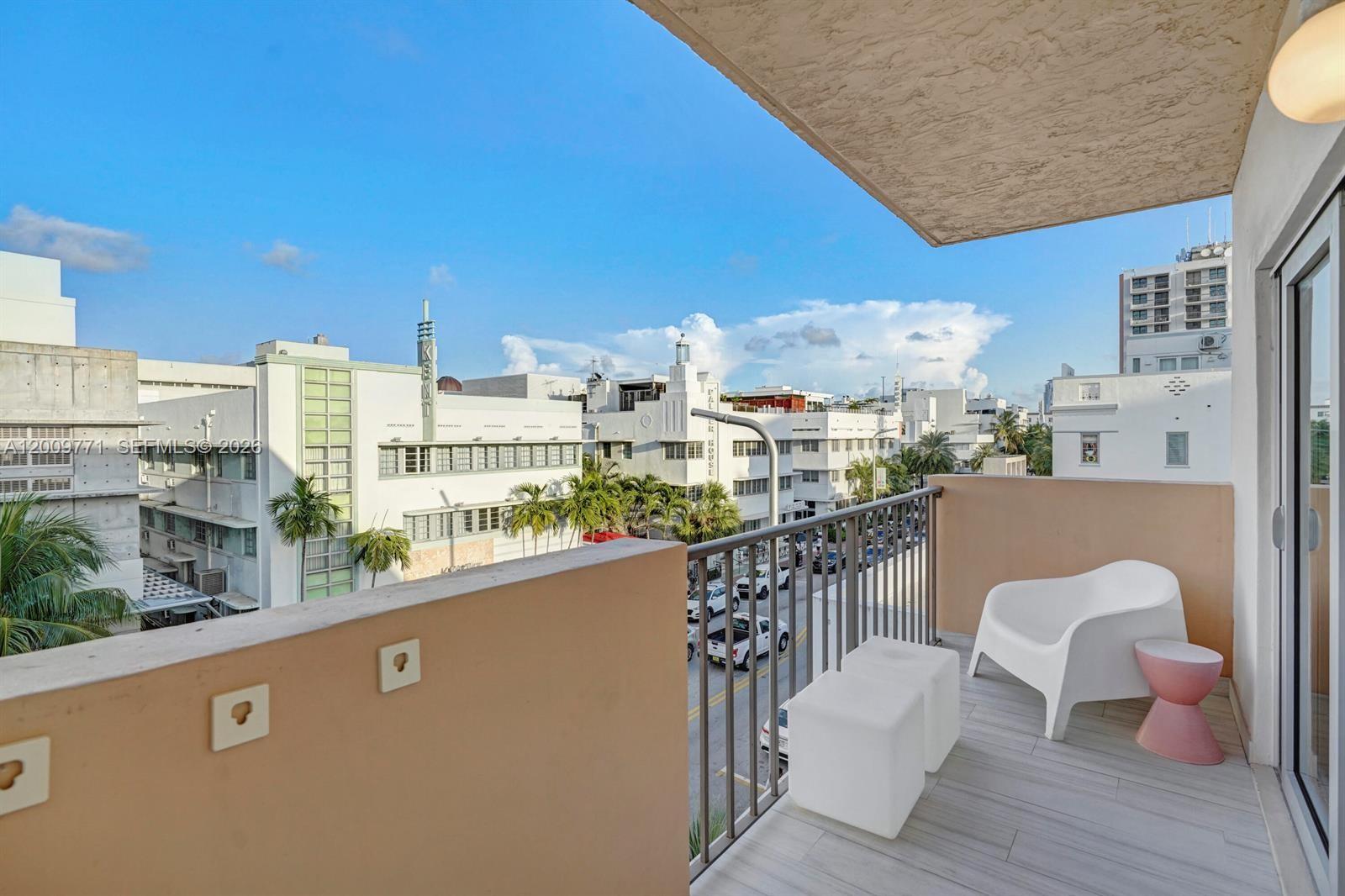 1150 Collins Ave 406