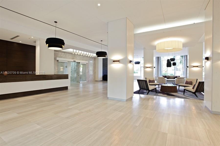 100 Bayview Dr 228