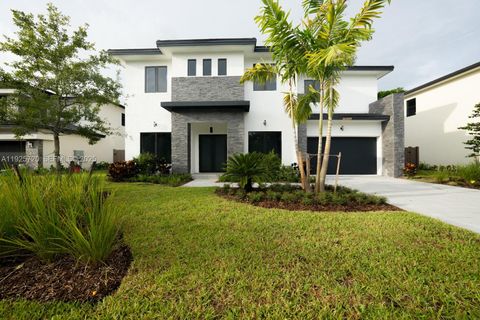13083 Davie Oaks Dr Davie FL 33325
