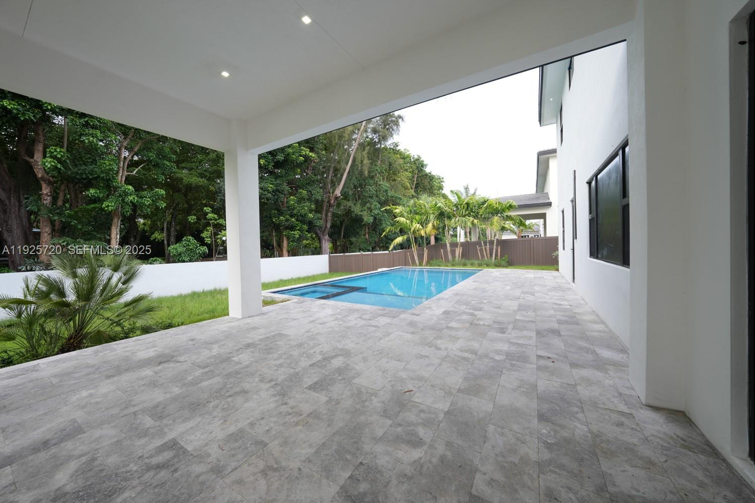 THE OAKS OF DAVIE - Residential