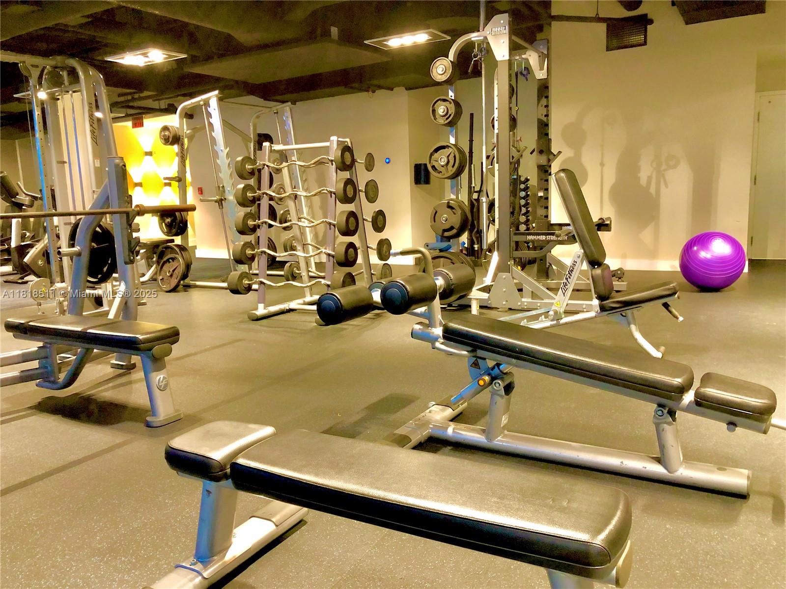 BLUE CONDO - Residential Lease