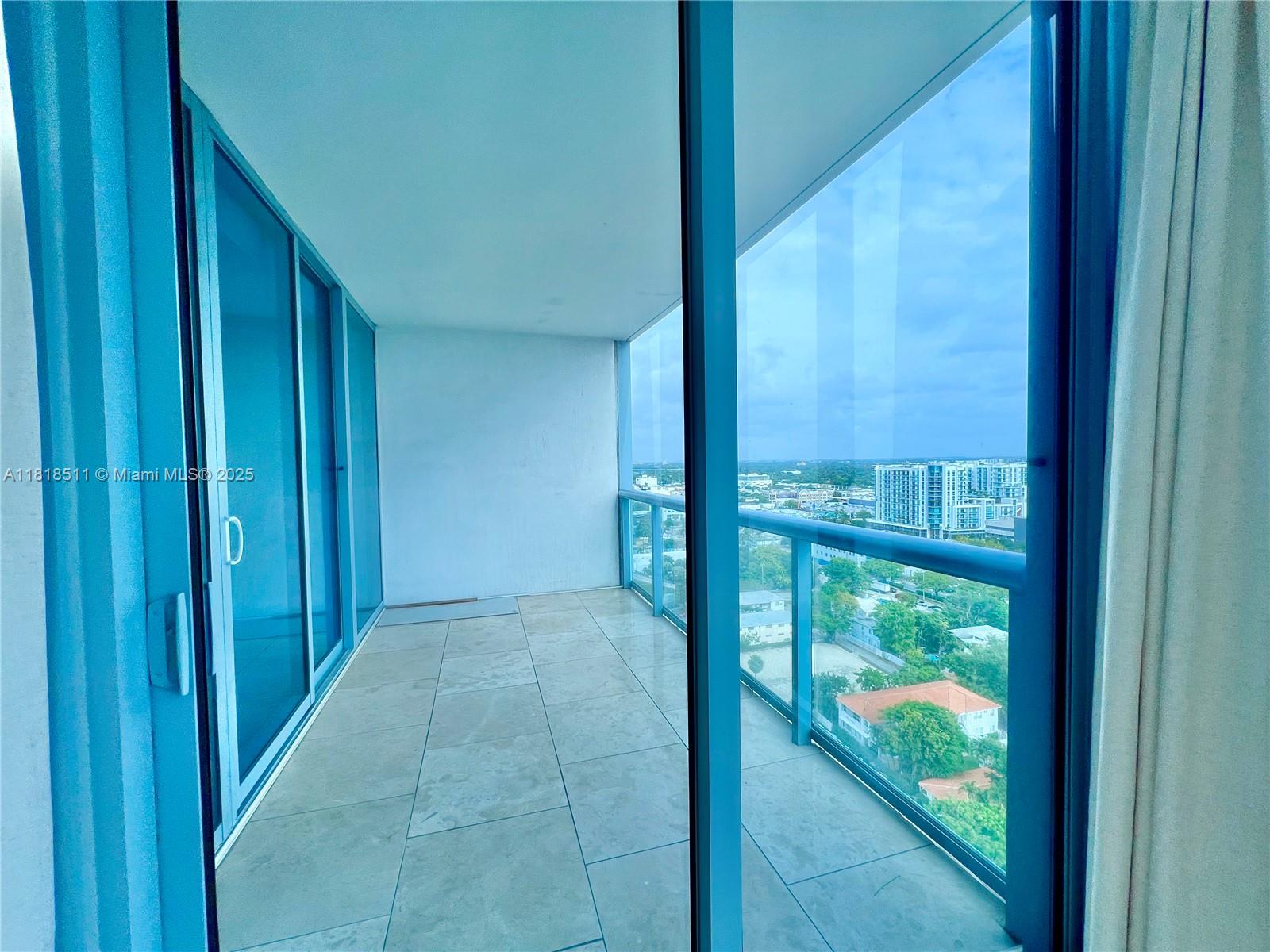 BLUE CONDO - Residential Lease