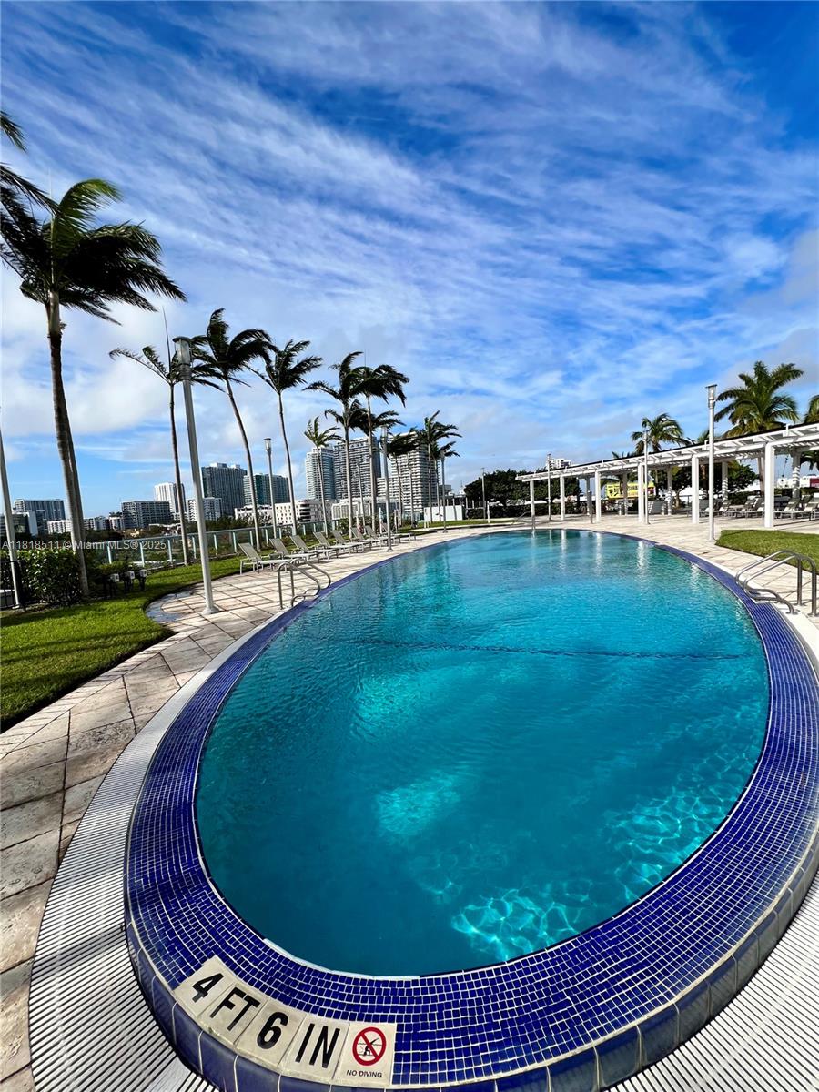 BLUE CONDO - Residential Lease