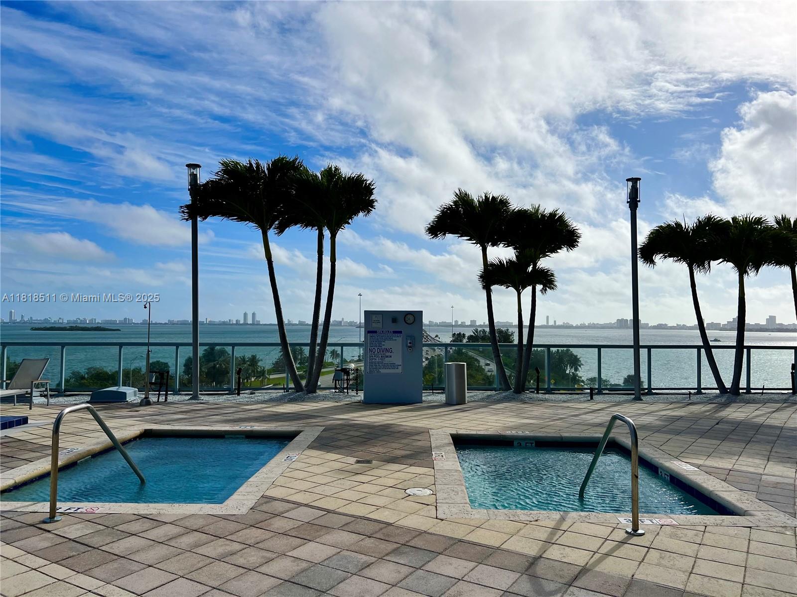 BLUE CONDO - Residential Lease