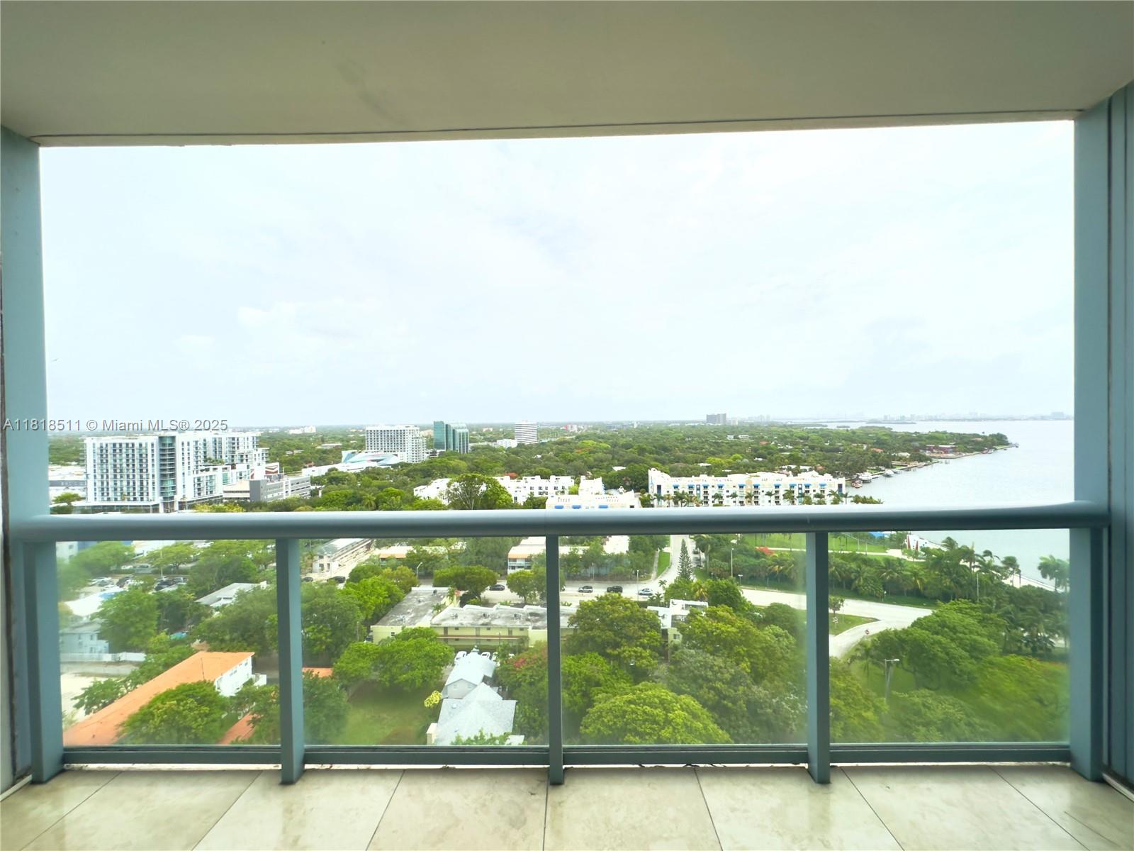 BLUE CONDO - Residential Lease