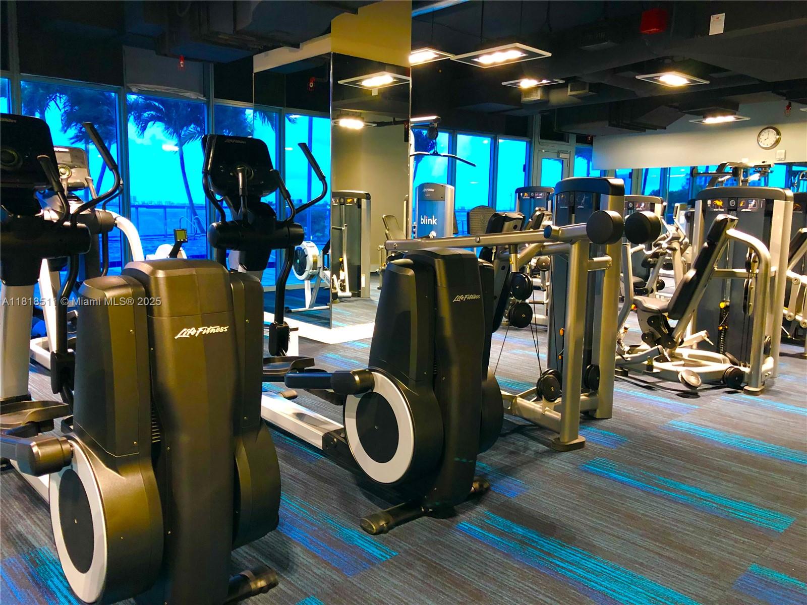 BLUE CONDO - Residential Lease