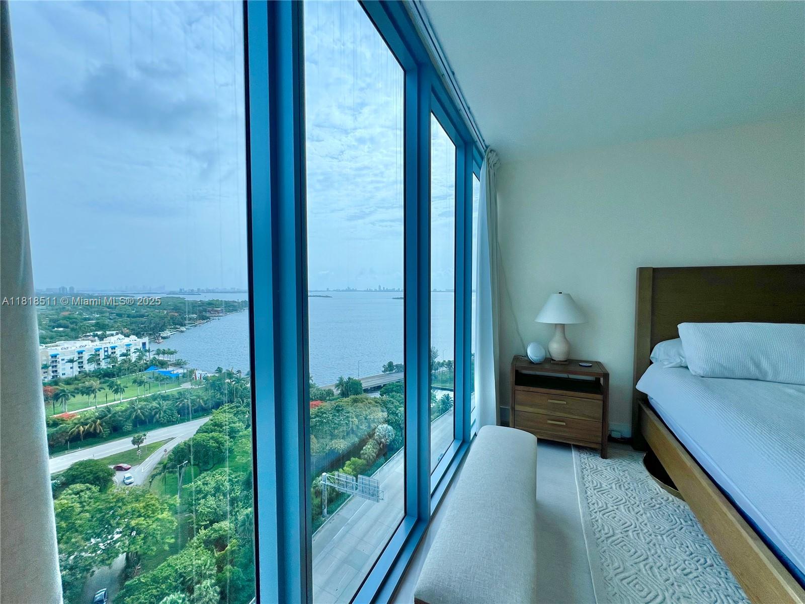 BLUE CONDO - Residential Lease