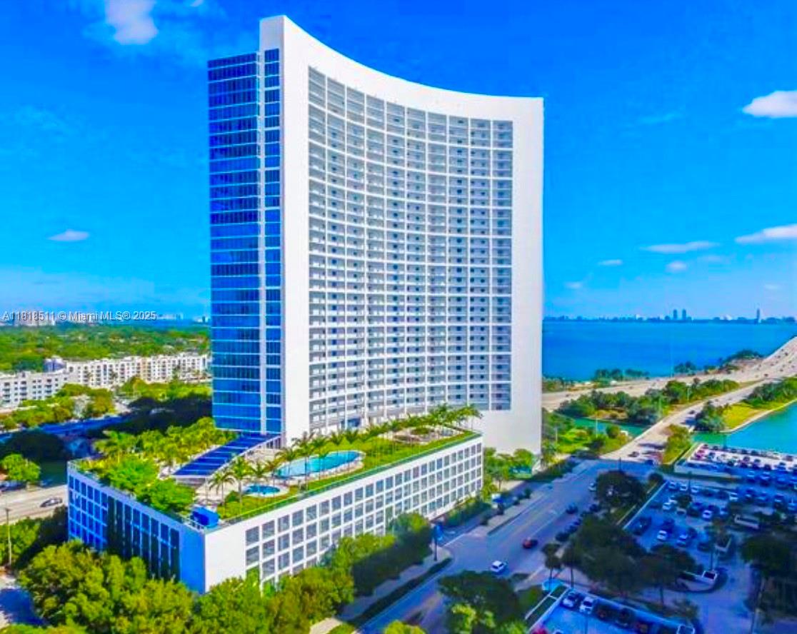 BLUE CONDO - Residential Lease