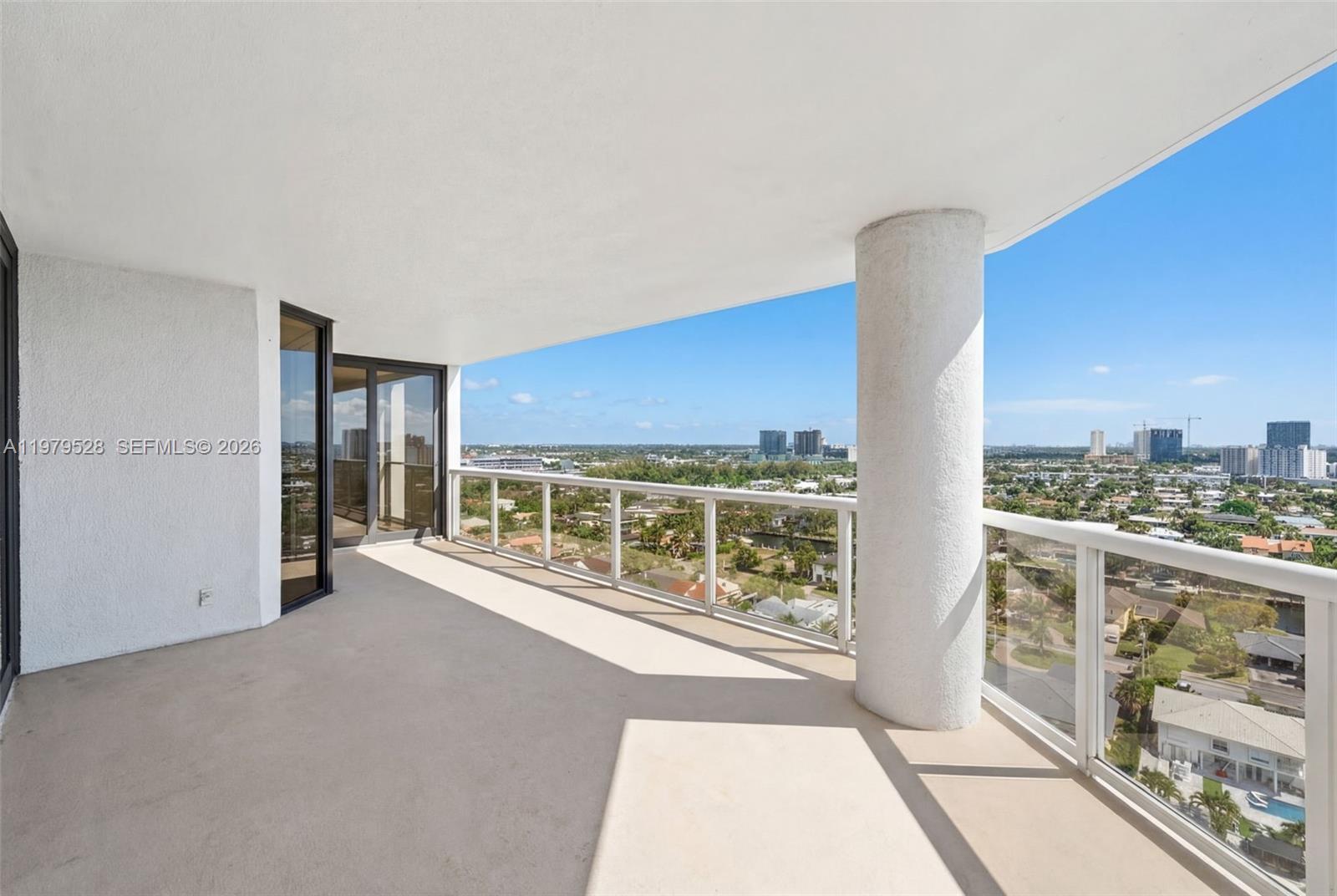 HARBOR TWS AT THE WATERWA - Residential