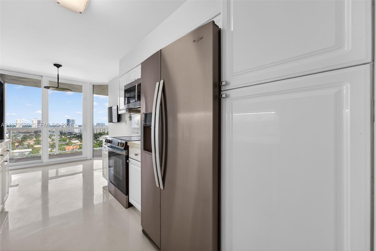 HARBOR TWS AT THE WATERWA - Residential