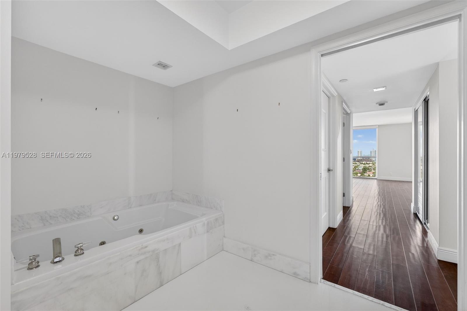 HARBOR TWS AT THE WATERWA - Residential