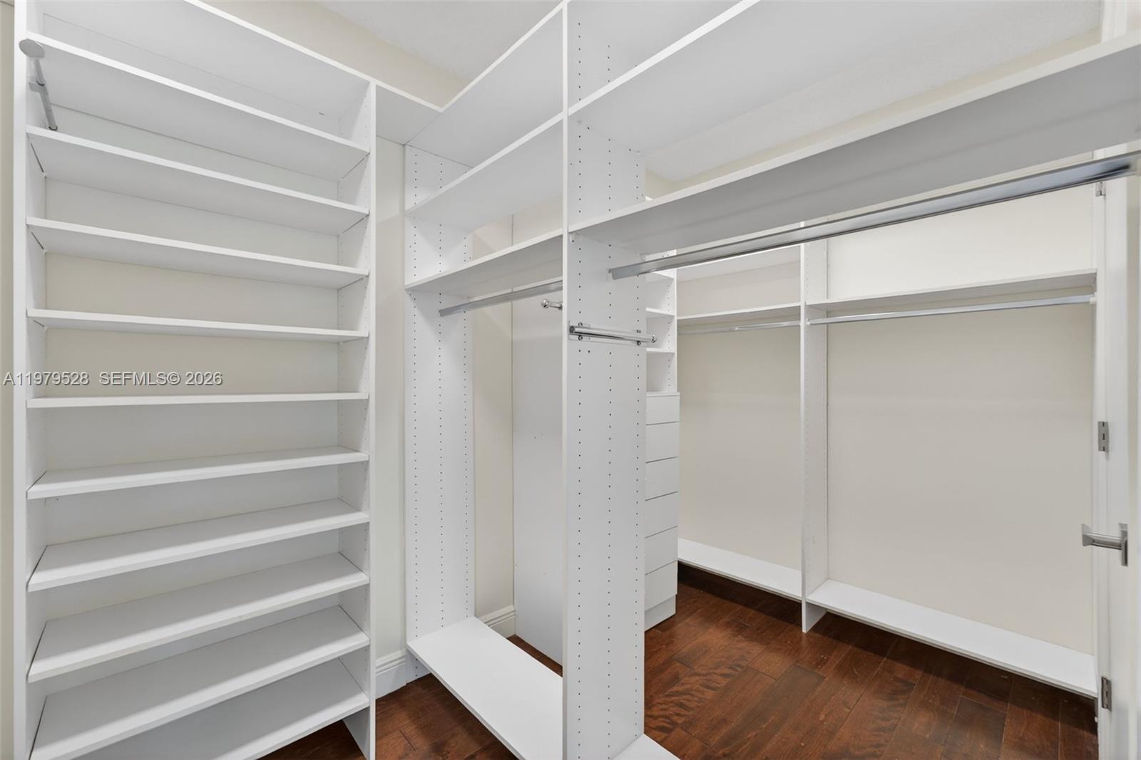 HARBOR TWS AT THE WATERWA - Residential