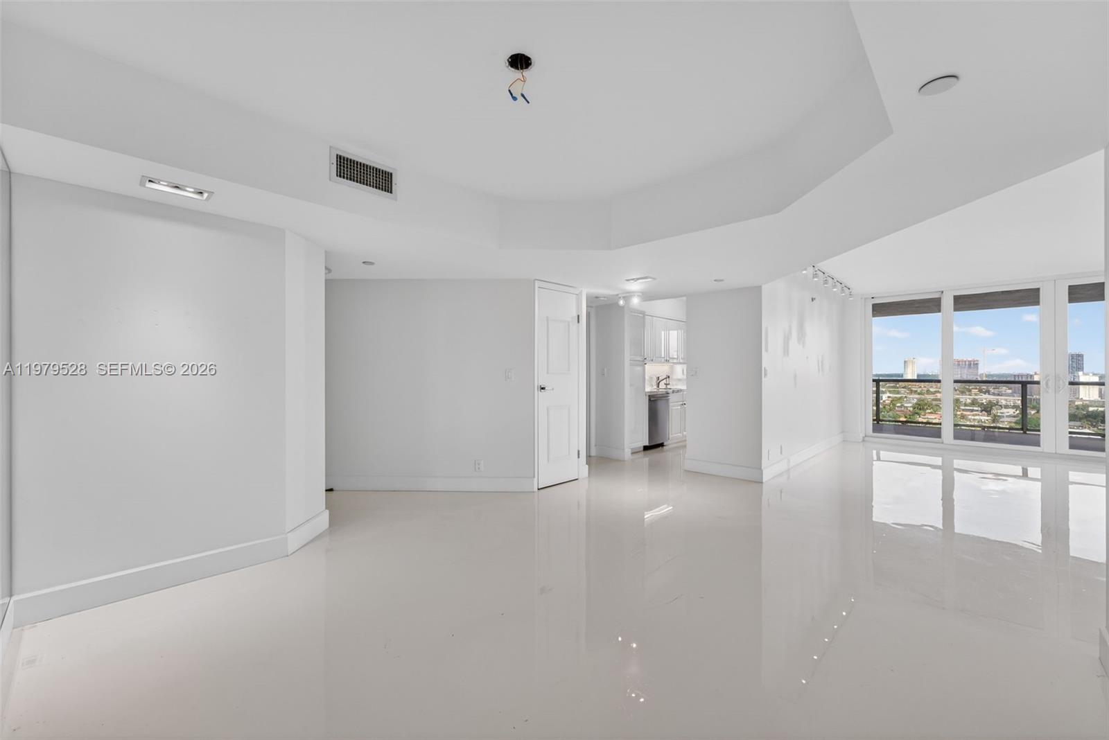 HARBOR TWS AT THE WATERWA - Residential