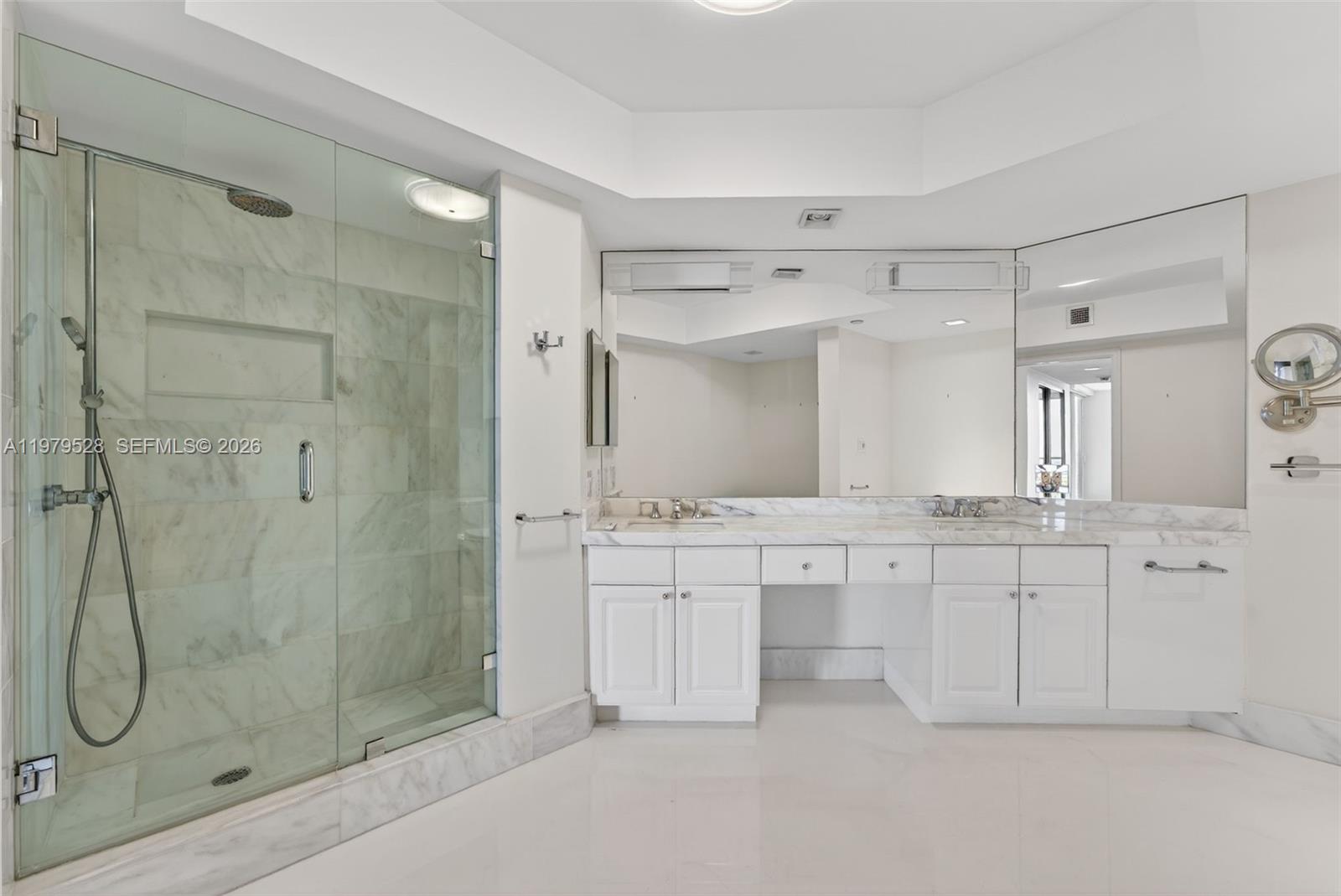 HARBOR TWS AT THE WATERWA - Residential