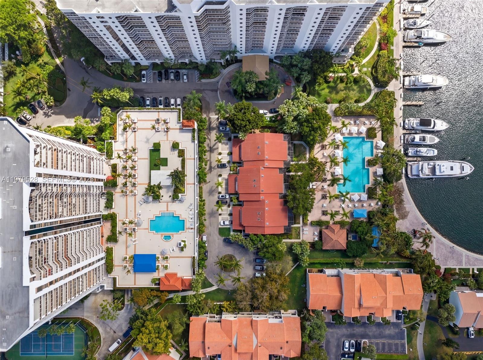 HARBOR TWS AT THE WATERWA - Residential