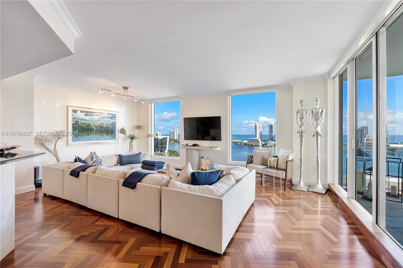 BELLAMARE @ WILLIAMS ISLA - Residential