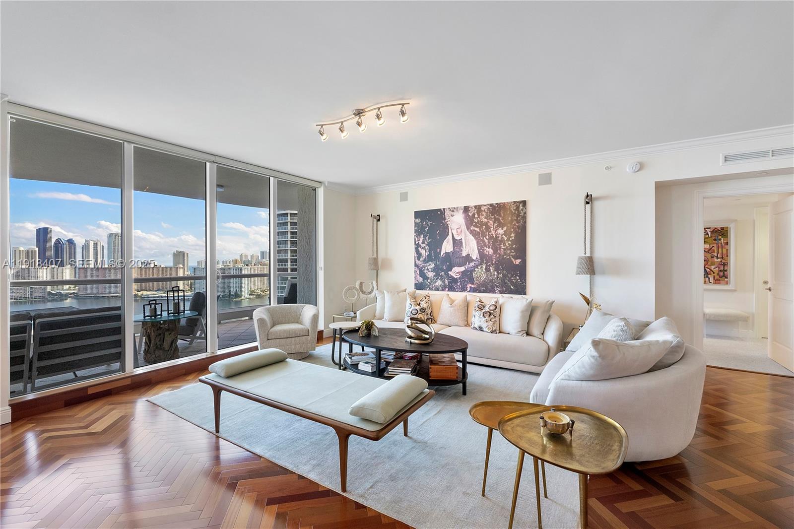 BELLAMARE @ WILLIAMS ISLA - Residential