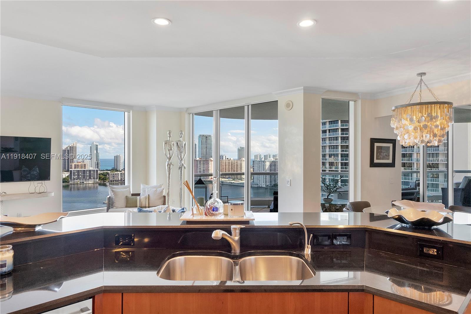 BELLAMARE @ WILLIAMS ISLA - Residential