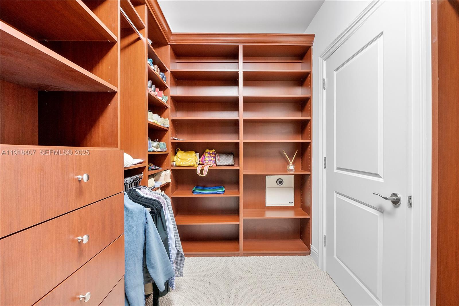 BELLAMARE @ WILLIAMS ISLA - Residential